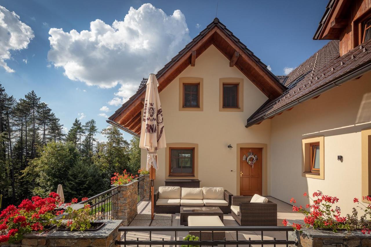 Penzion Na Kraji Lesa Valašské Meziříčí Bagian luar foto